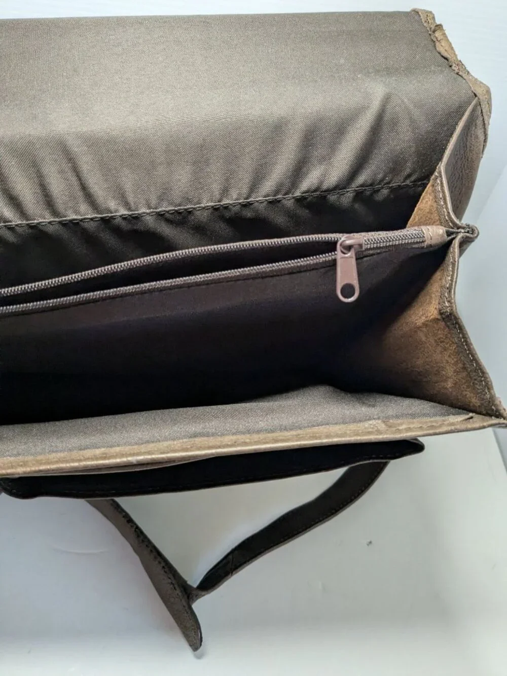 Wilsons Leather Brown Leather Briefcase Messenger Bag Top Handle Shoulder Strap